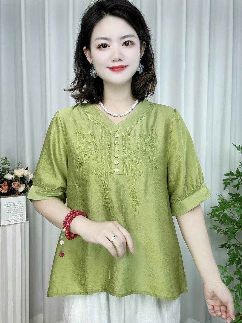 夏季V领刺绣时尚大码纯色小衫气质减龄遮肚显瘦薄款中袖妈妈装
