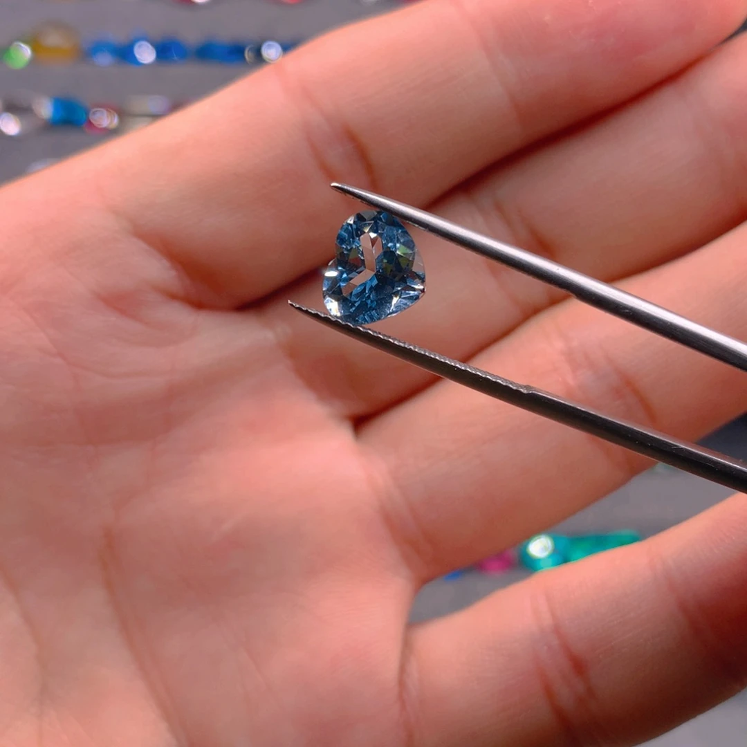 海蓝宝石笔搁未镶嵌2.03克拉圣玛利亚