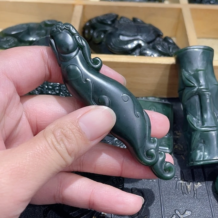 蛇纹石玉未镶嵌吊坠(不含链)