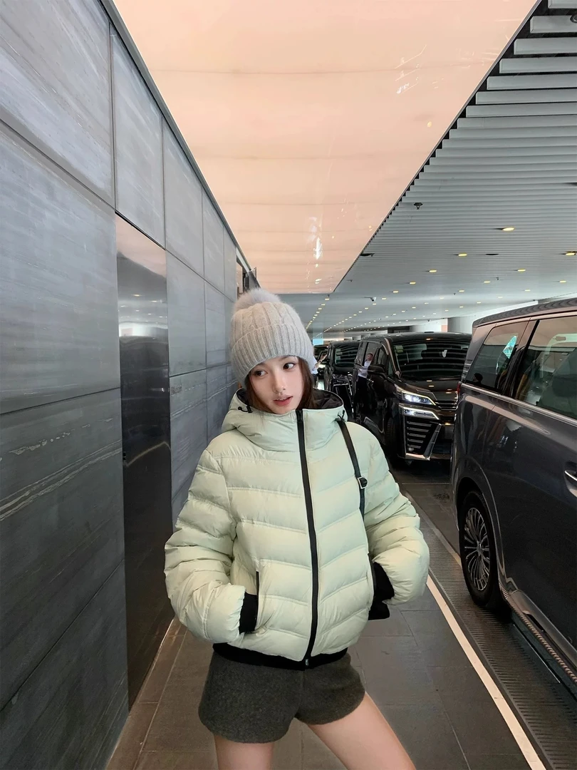 板栗可可Bankelili Mon*ler私服挚爱羽绒！排骨撞色连帽羽绒服女