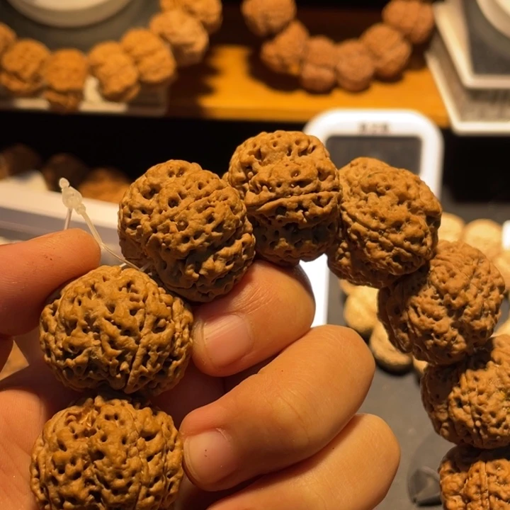 雪***松金刚菩提手串这个