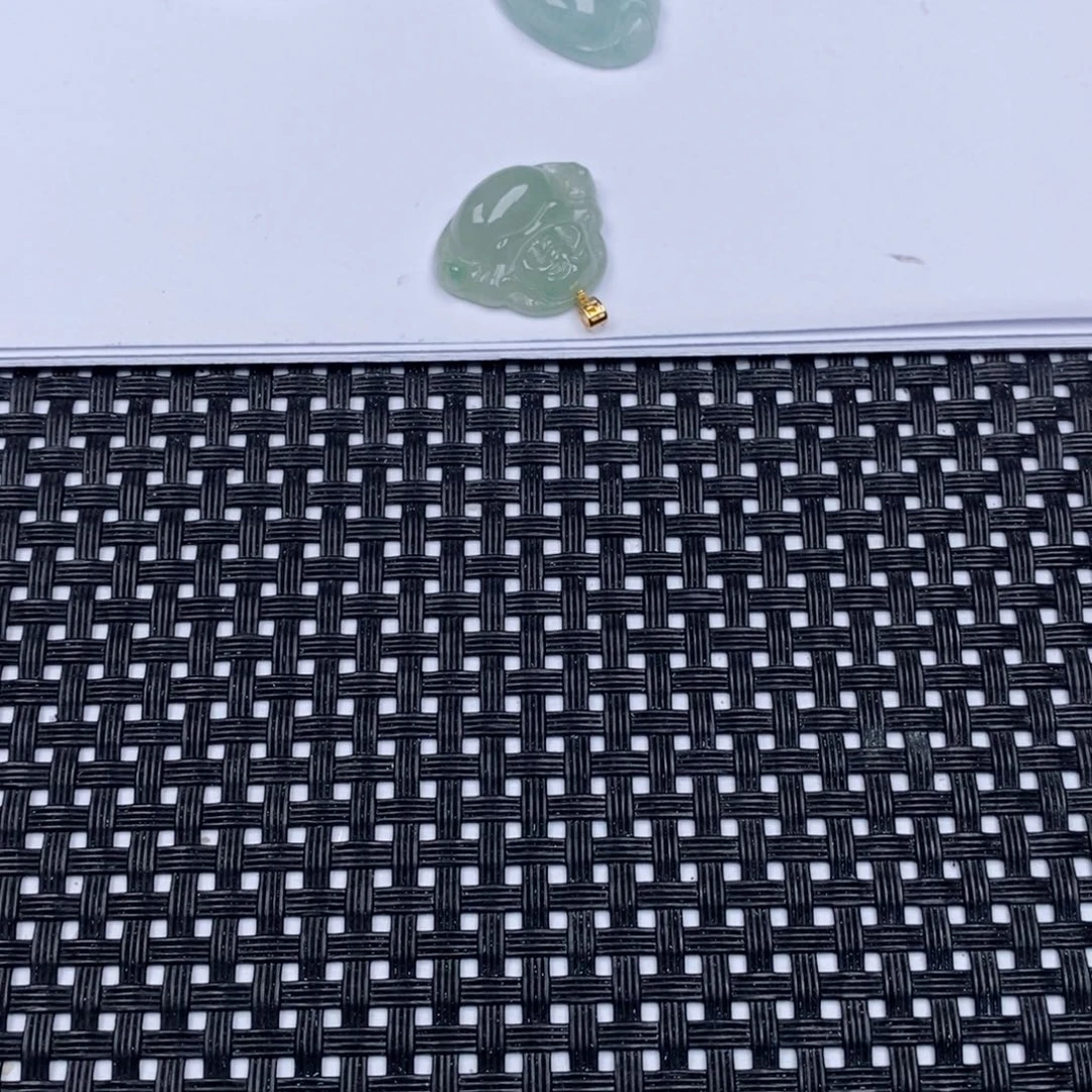 翡翠挂件18K金镶嵌