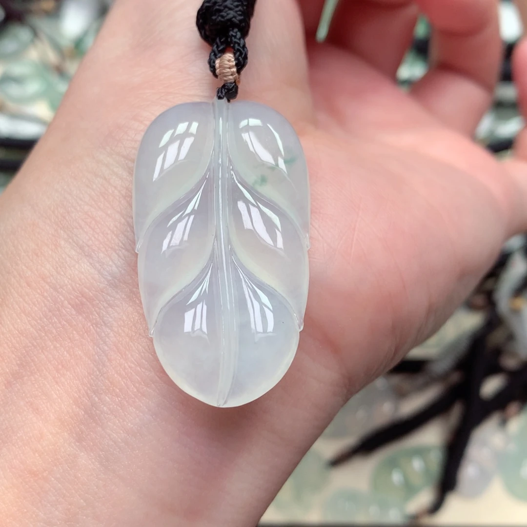 翡翠未镶嵌颈饰叶子