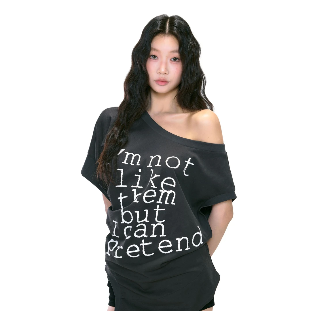 withmin【现货】凉皮 南风絮言 短袖斜肩露肩宽松长T恤上衣2523309