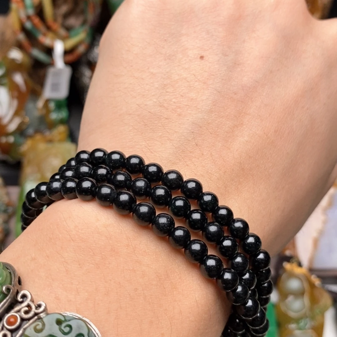 翡翠未镶嵌颈饰一