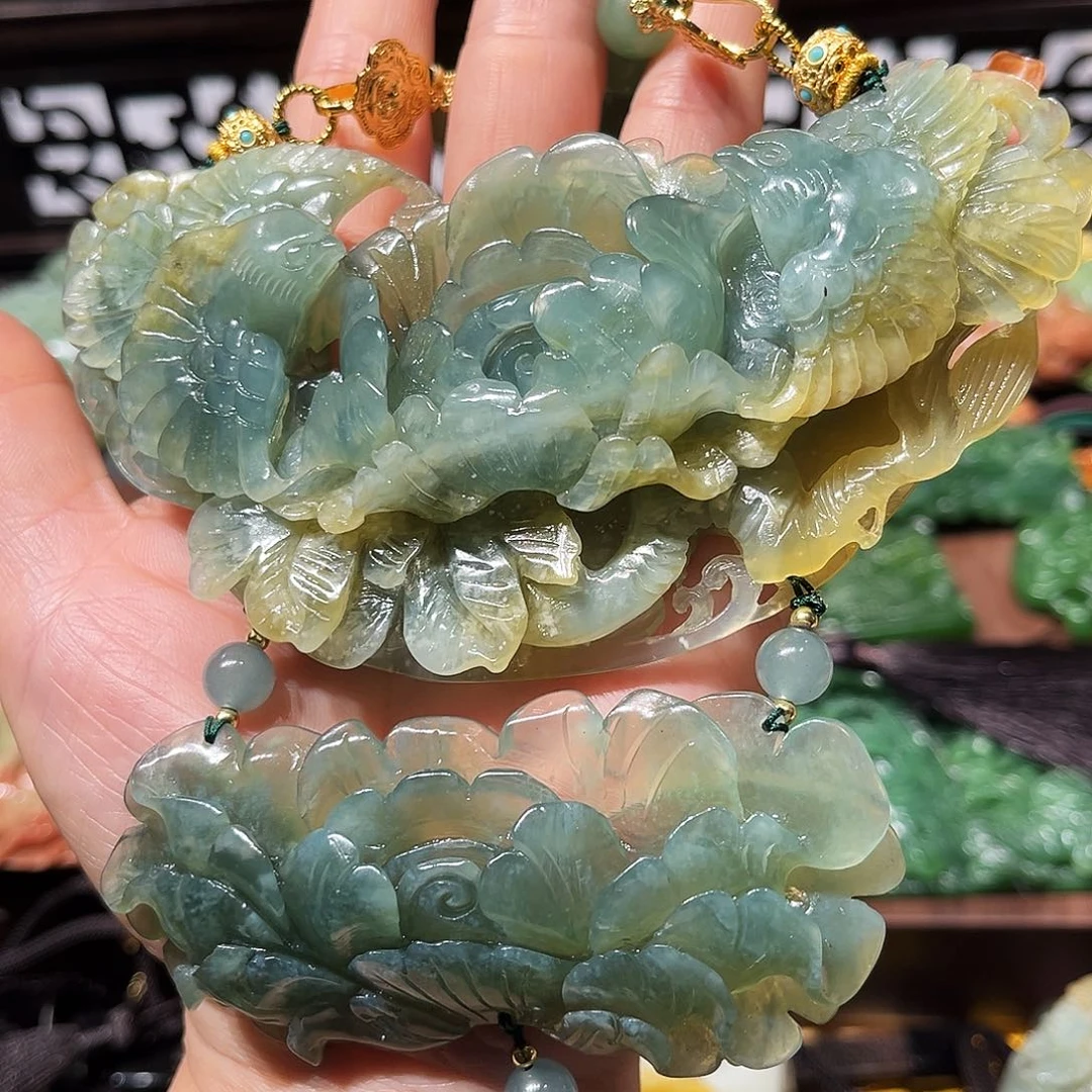 未镶嵌蛇纹石玉吊坠星**漫