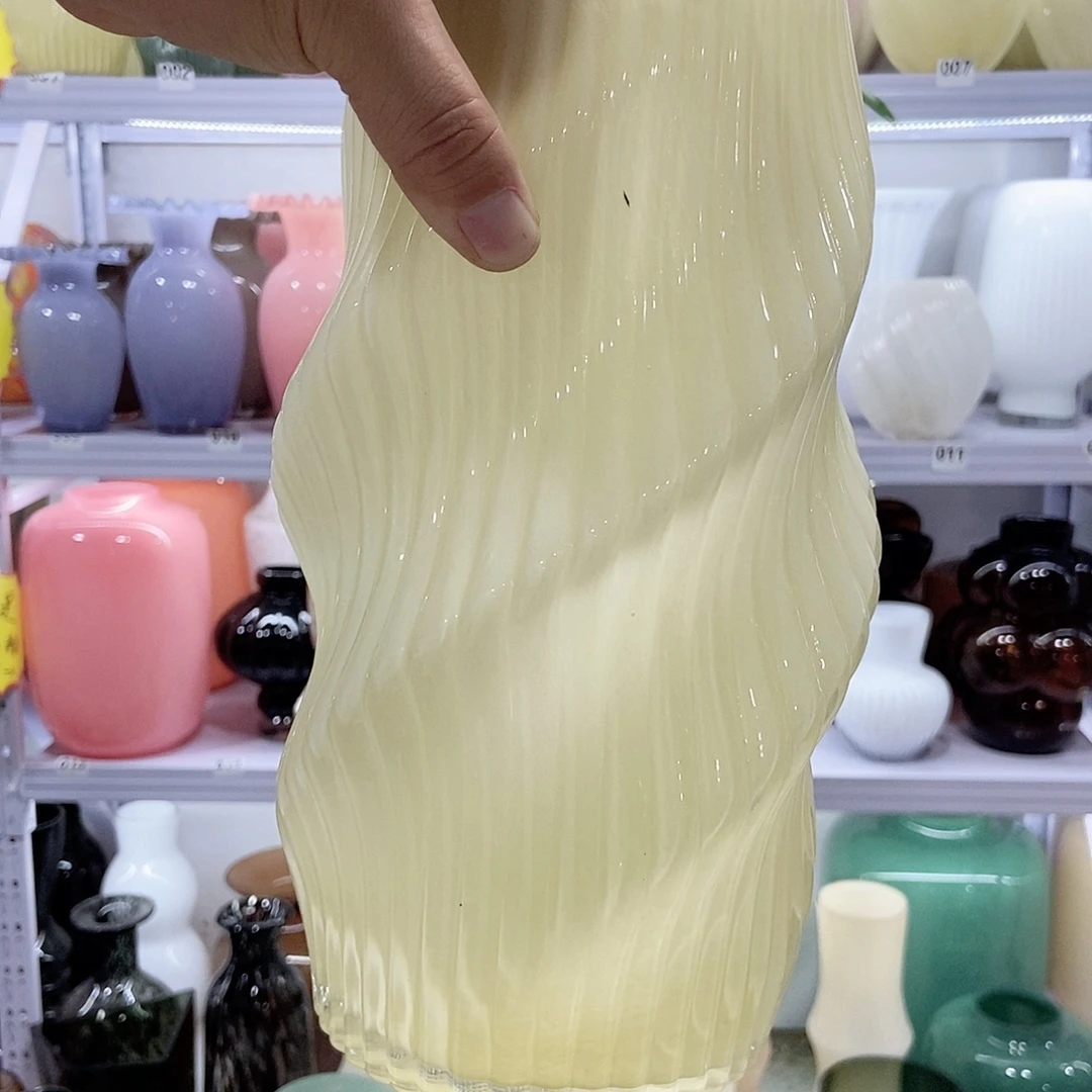 大号扭扭黄色微瑕花瓶