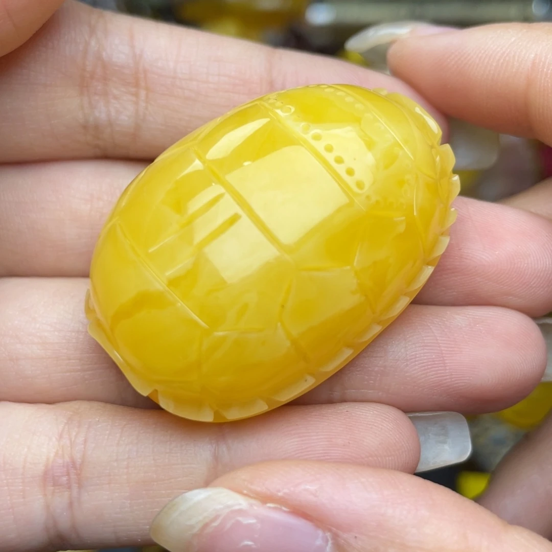 未镶嵌琥珀珠宝奇石