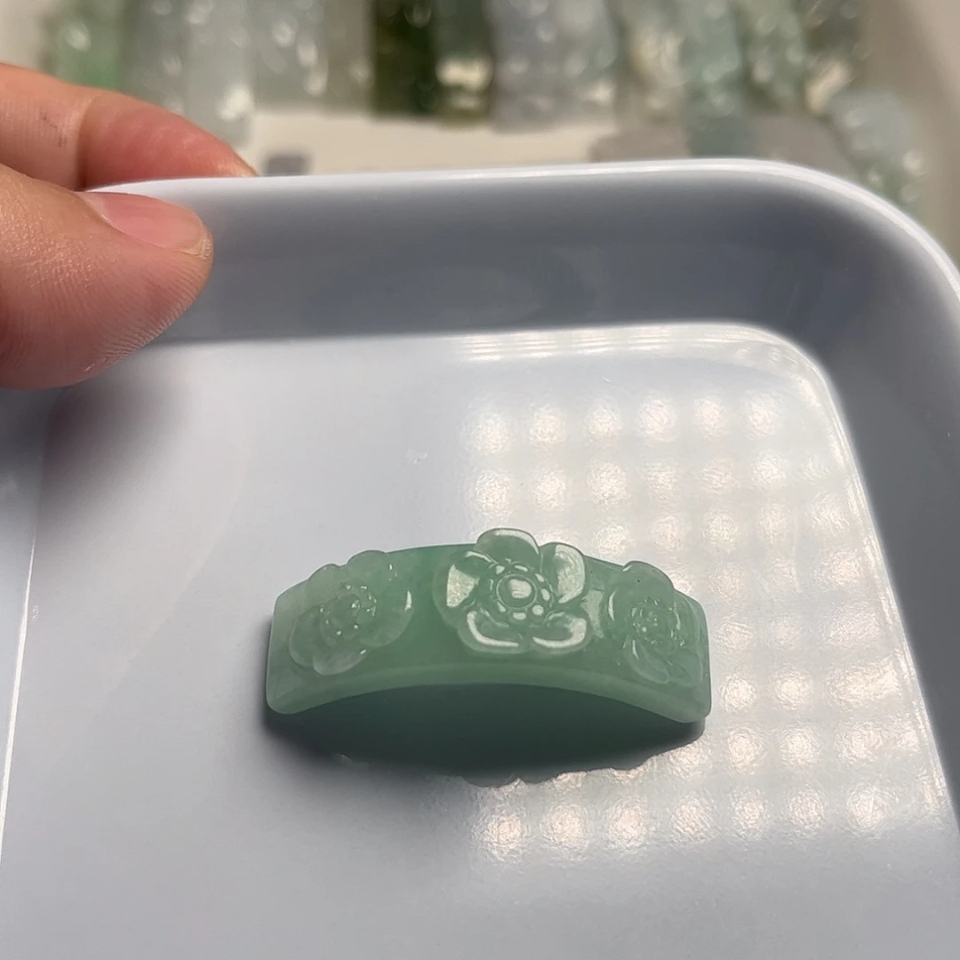 颈饰未镶嵌翡翠天然翡翠