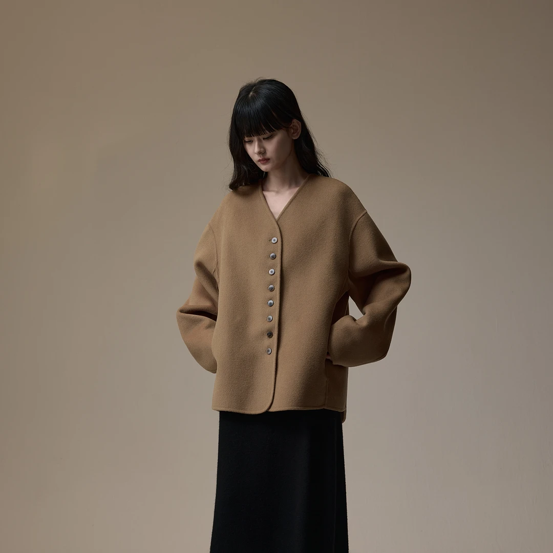 INOUT HRQ 秋冬新款纯色系小众V领多扣设计宽松100羊毛双面呢外套