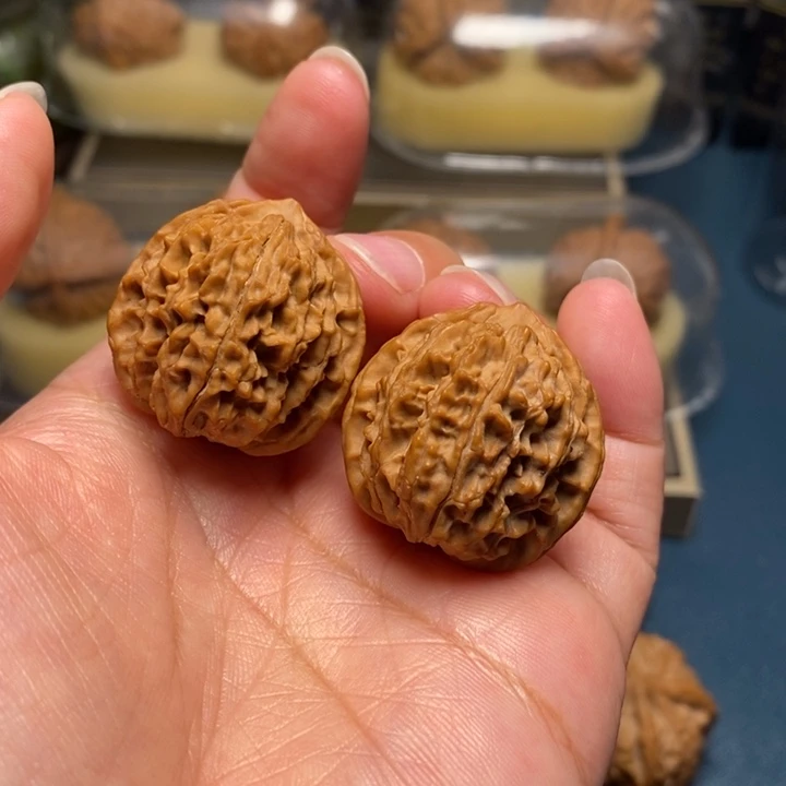 【闪购商品】文玩核桃把件野生