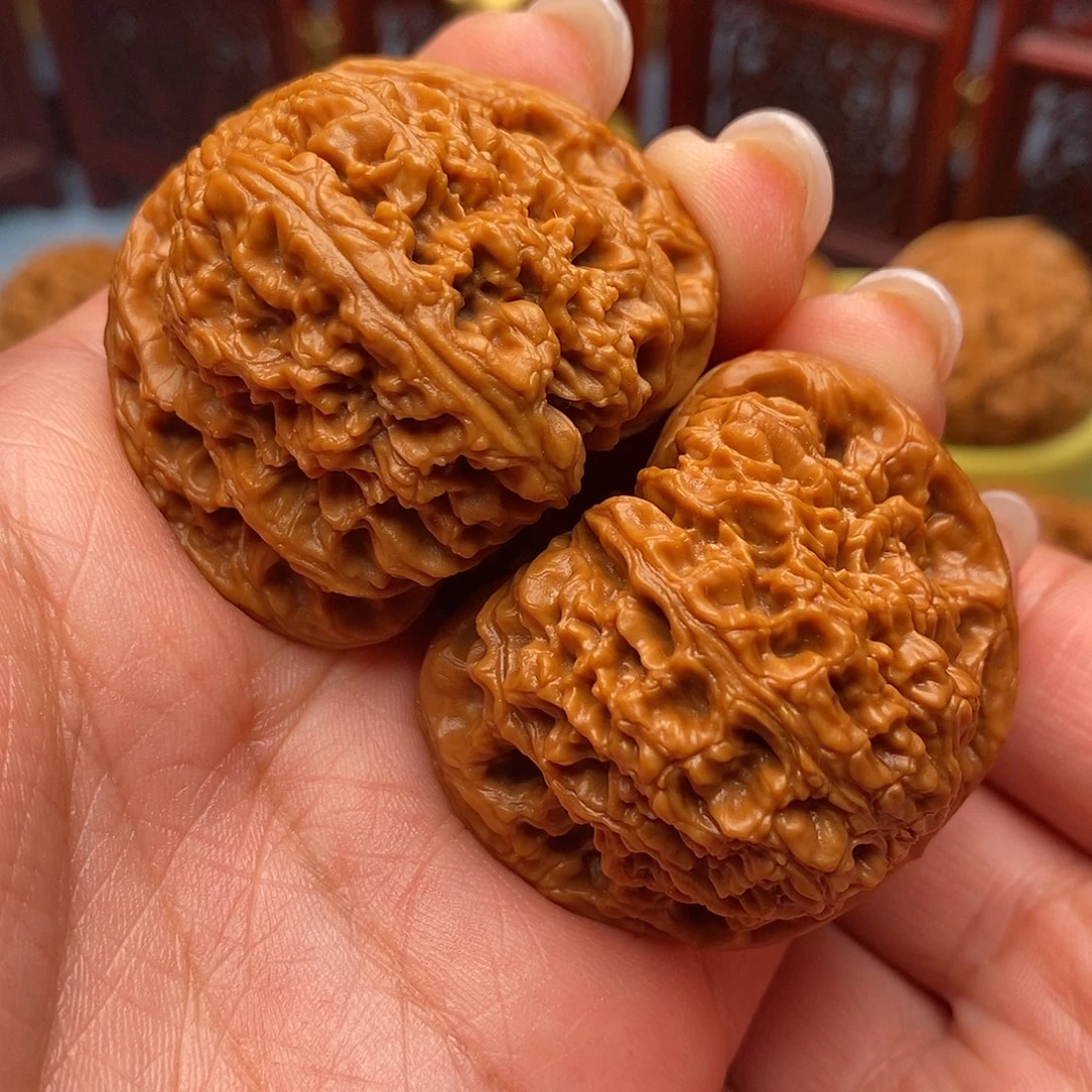 文玩核桃把件红皮满肉南疆43