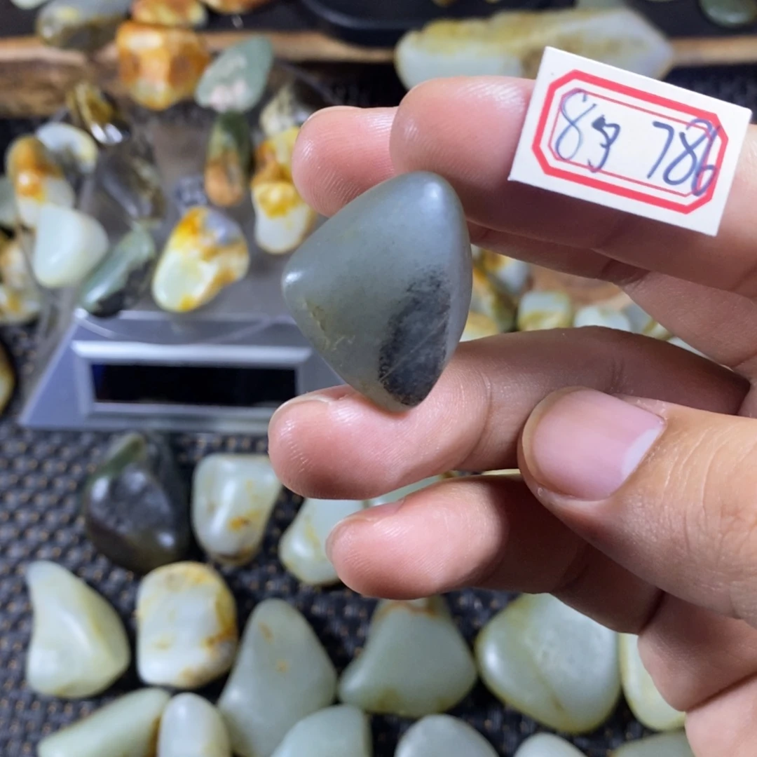 和田玉（糖玉）未镶嵌挂件