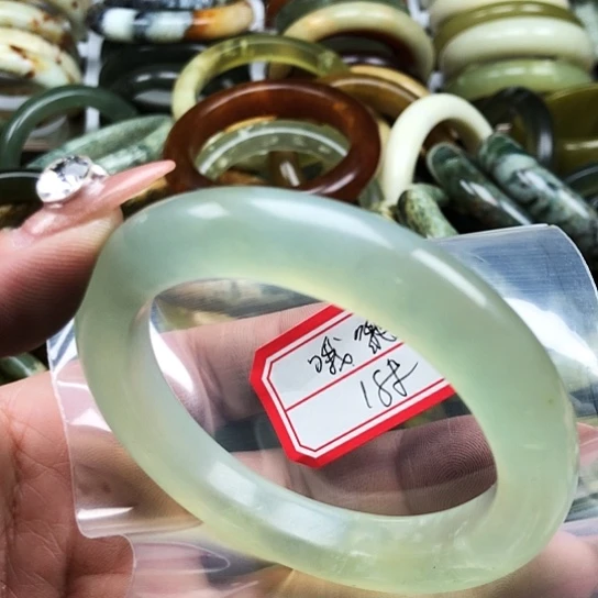 蛇纹石玉手镯未镶嵌哦*