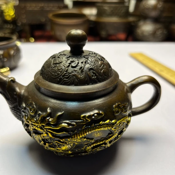 纯铜鎏金龙凤茶壶