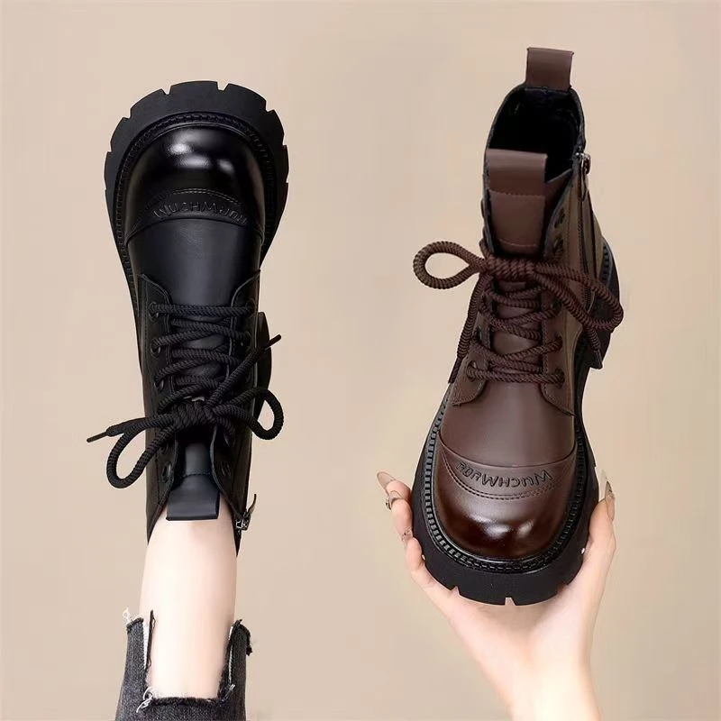 2025年秋冬款时尚百搭马丁靴女系带厚底增高显瘦英伦风格短靴