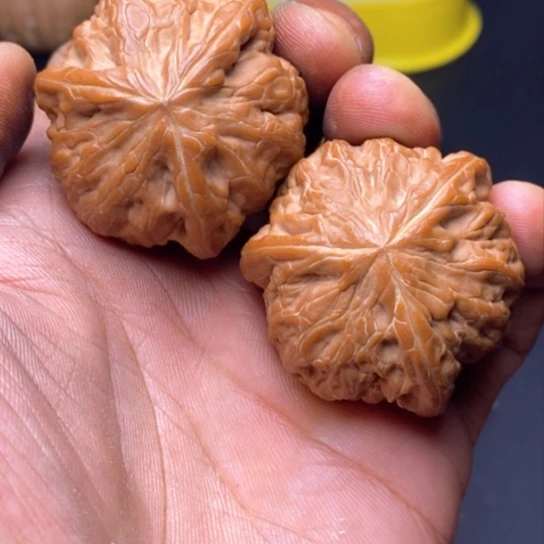 【闪购商品】文玩核桃吊坠铁锤三楞