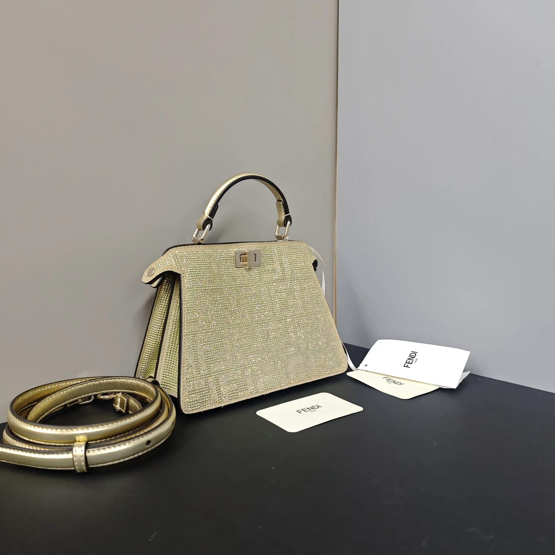 99新 FENDI/芬迪 /夏vv0926/单肩包/16210447