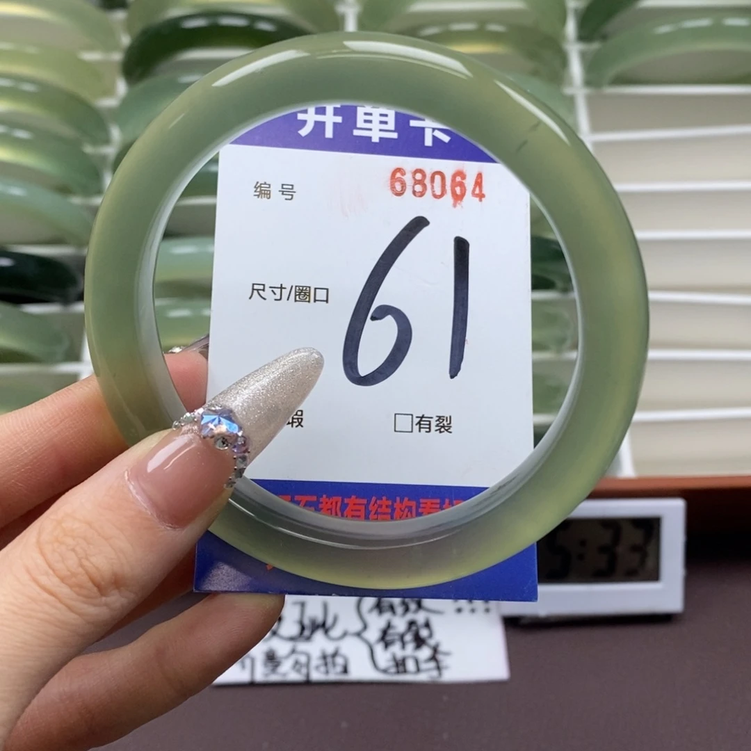 蛇纹石玉手镯未镶嵌