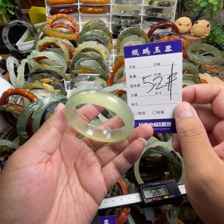 未镶嵌蛇纹石玉手镯