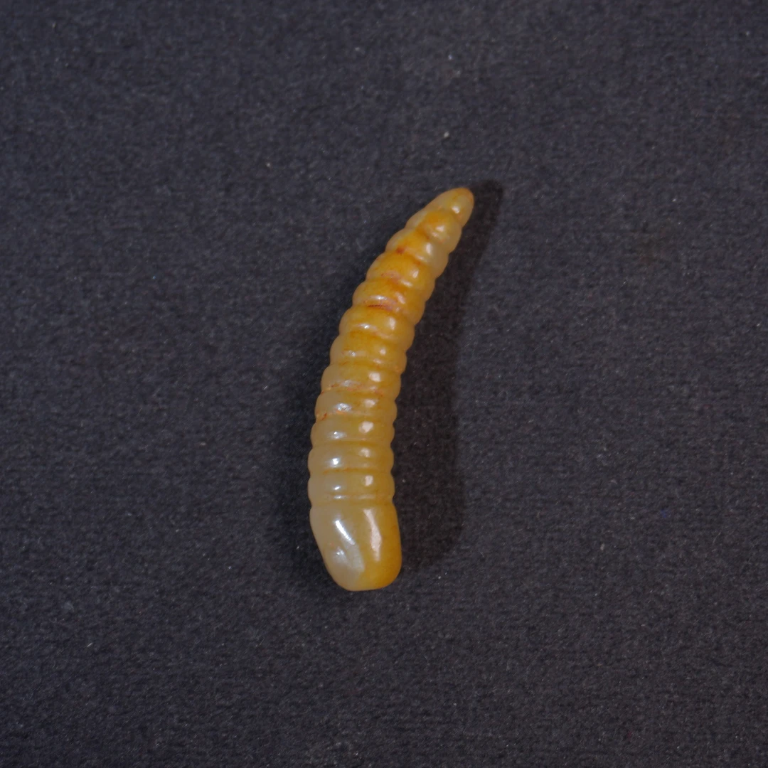 15YQ13   明  和田玉玉蚕吊坠