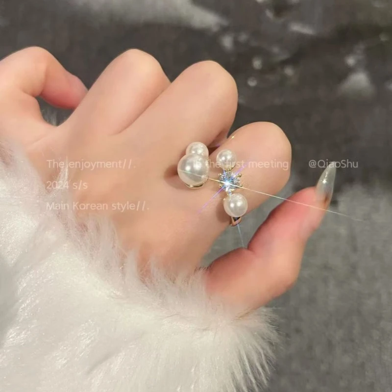 铜合金合成锆石戒指 高端轻奢高级感个性食指戒指女小众设计时尚