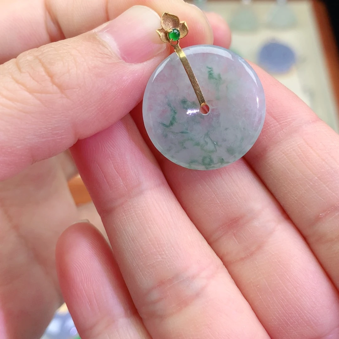 颈饰18K金镶嵌翡翠