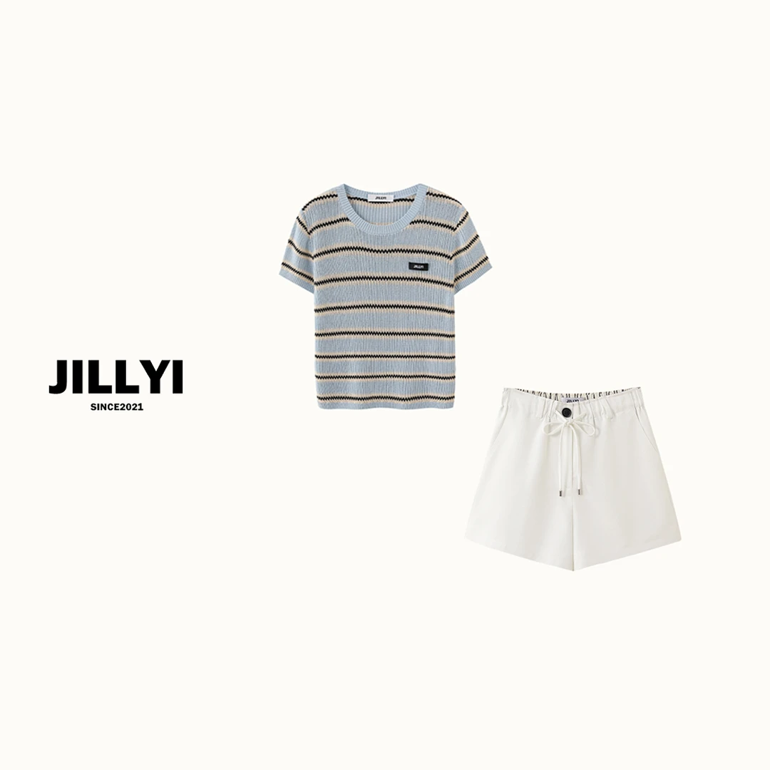 JILLYI珠海店【雾霾条纹】+【纯白甜心】灰蓝色针织衫+白色系带短裤