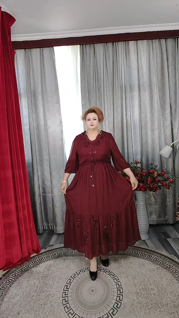 2025年新款舒适大码yipak 连衣裙