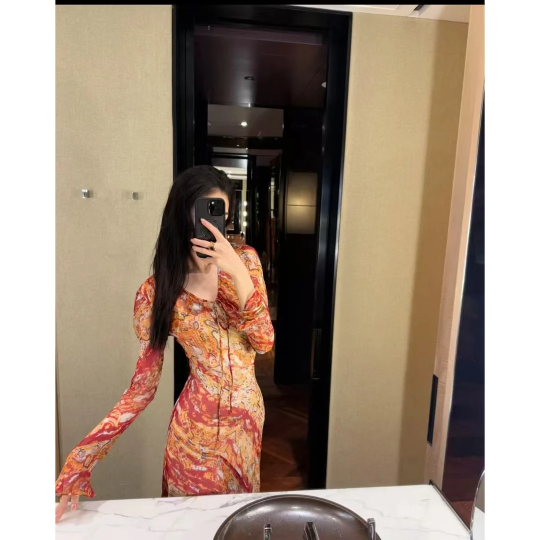 秀秀【UKKU STUDIO】【安可拉红】设计师玫收腰印花吊带连衣913723