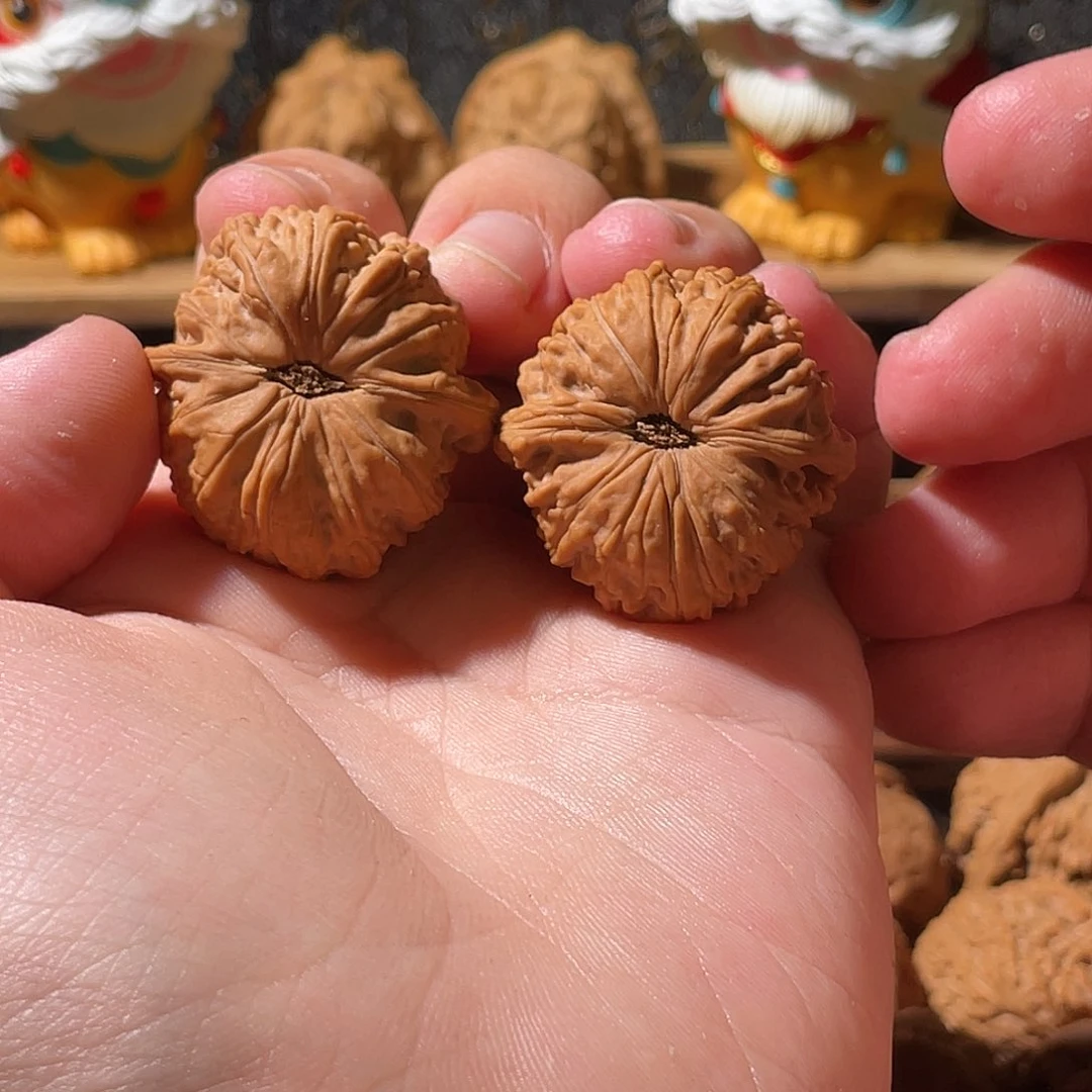 文玩核桃把件猪***猪闷白