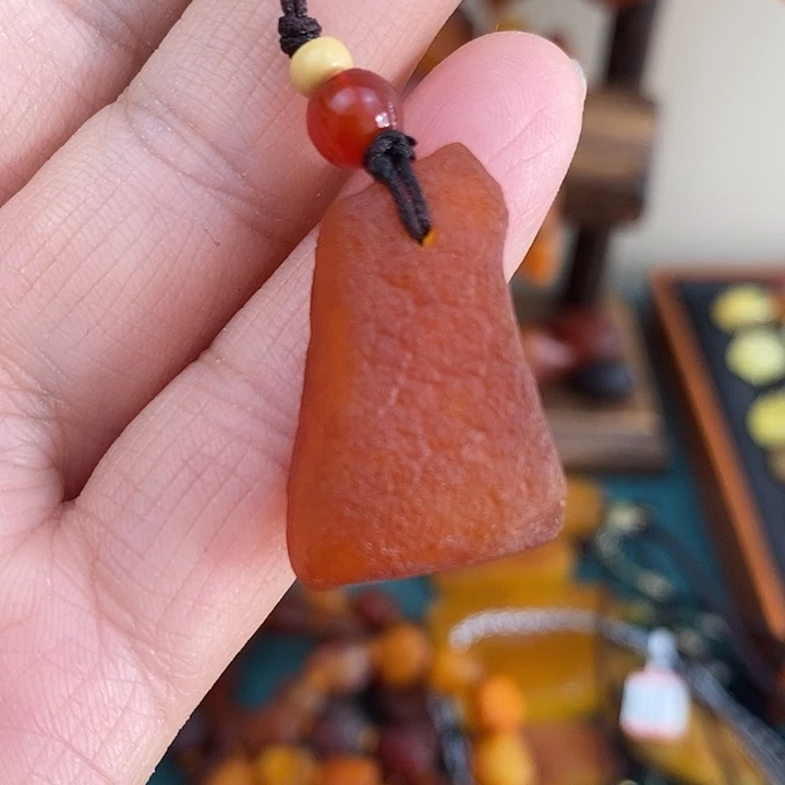 琥珀未镶嵌颈饰手机坠