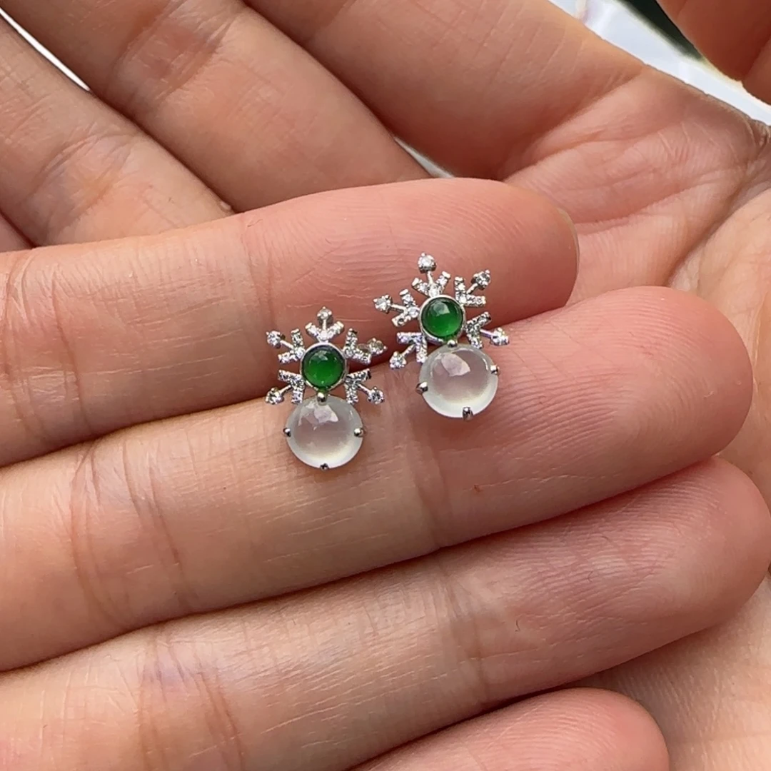 翡翠18K金镶嵌颈饰白冰蛋面