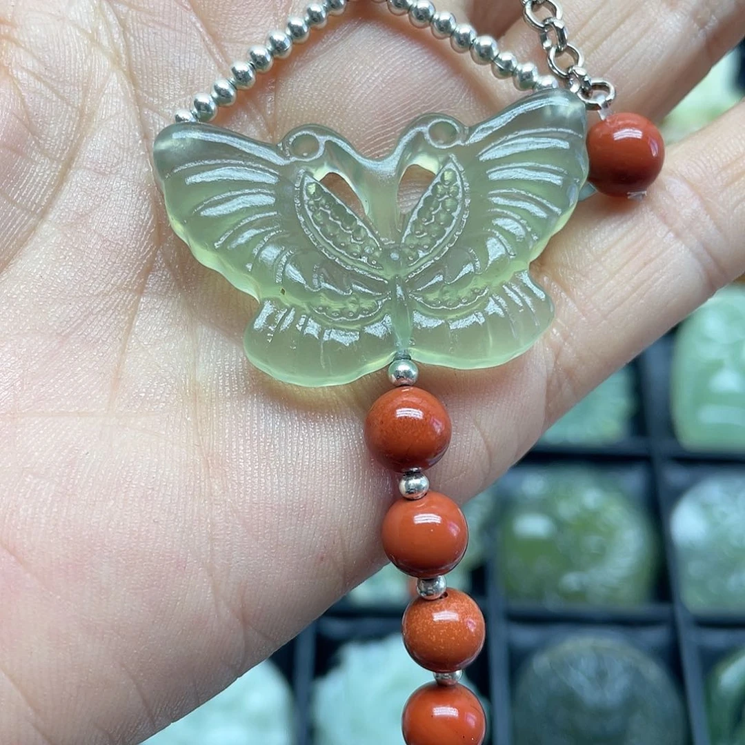 蛇纹石玉未镶嵌颈饰余**以