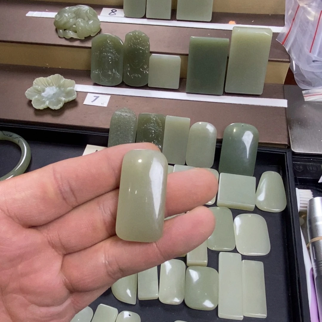 颈饰未镶嵌和田玉华*瓜041