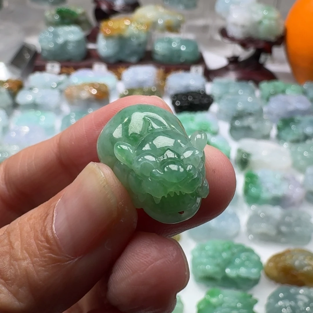 翡翠未镶嵌挂件貔貅