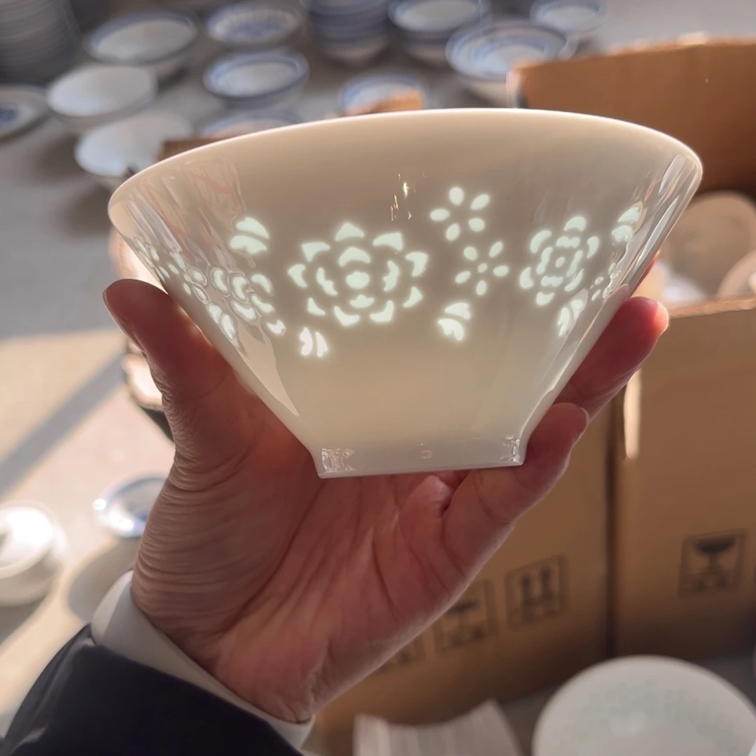 摆件陶景德镇高温瓷纯白缠枝花玲珑斗笠碗五英寸一级品两只包邮