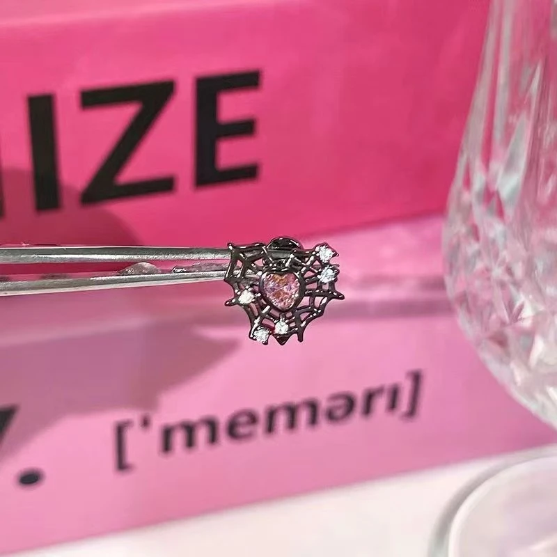 铜合金锆石耳饰 甜小众甜酷爱心蜘蛛耳骨钉设计感女甜美精致百搭