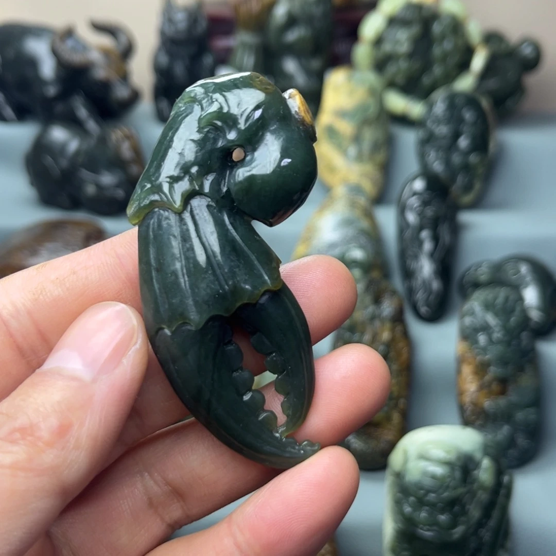 岫岩河磨玉（透闪石质玉）未镶嵌把件