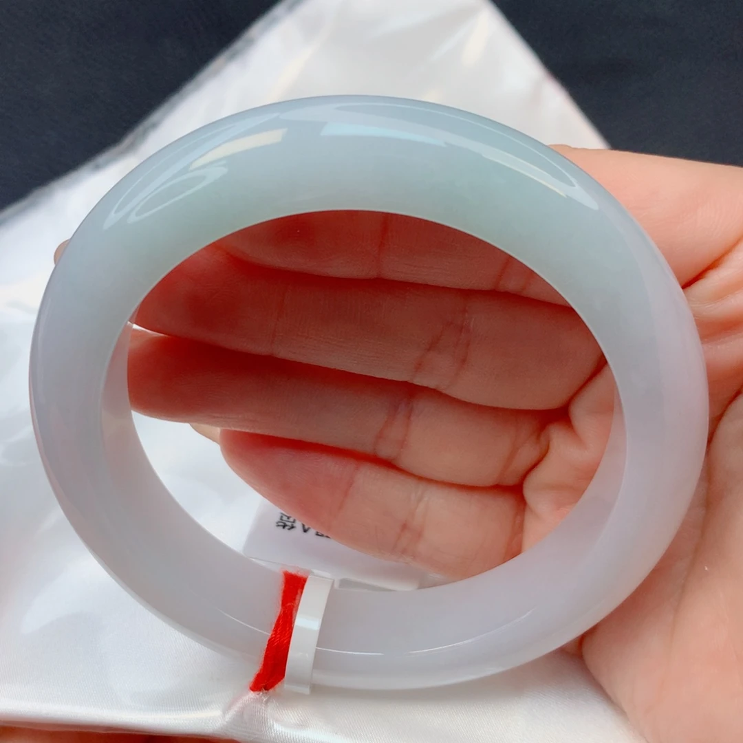 翡翠未镶嵌手镯57-58胶润淡春彩