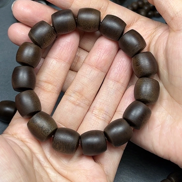 彝***狼沉香沉香碎屑白棋玉化1.4