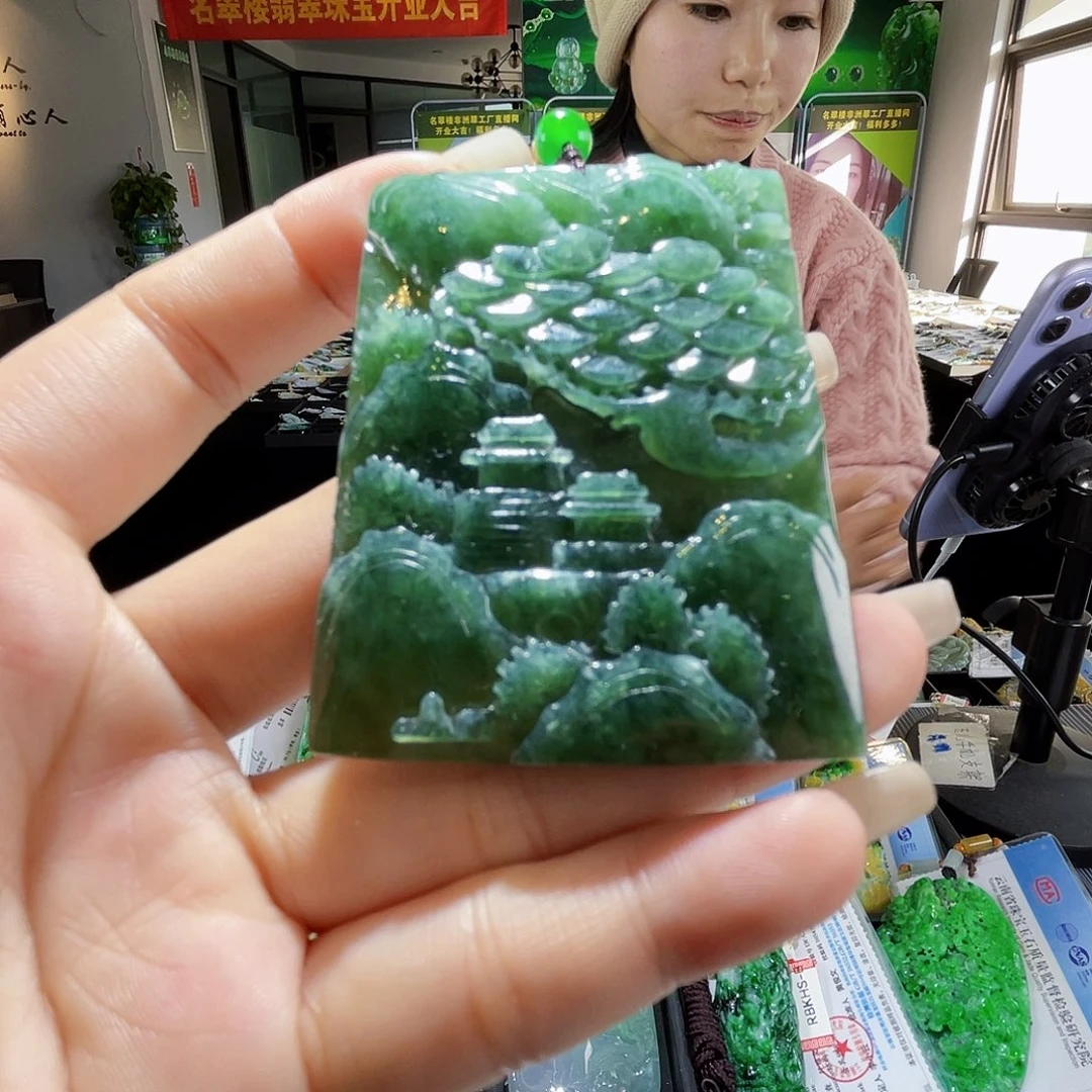 颈饰未镶嵌翡翠一