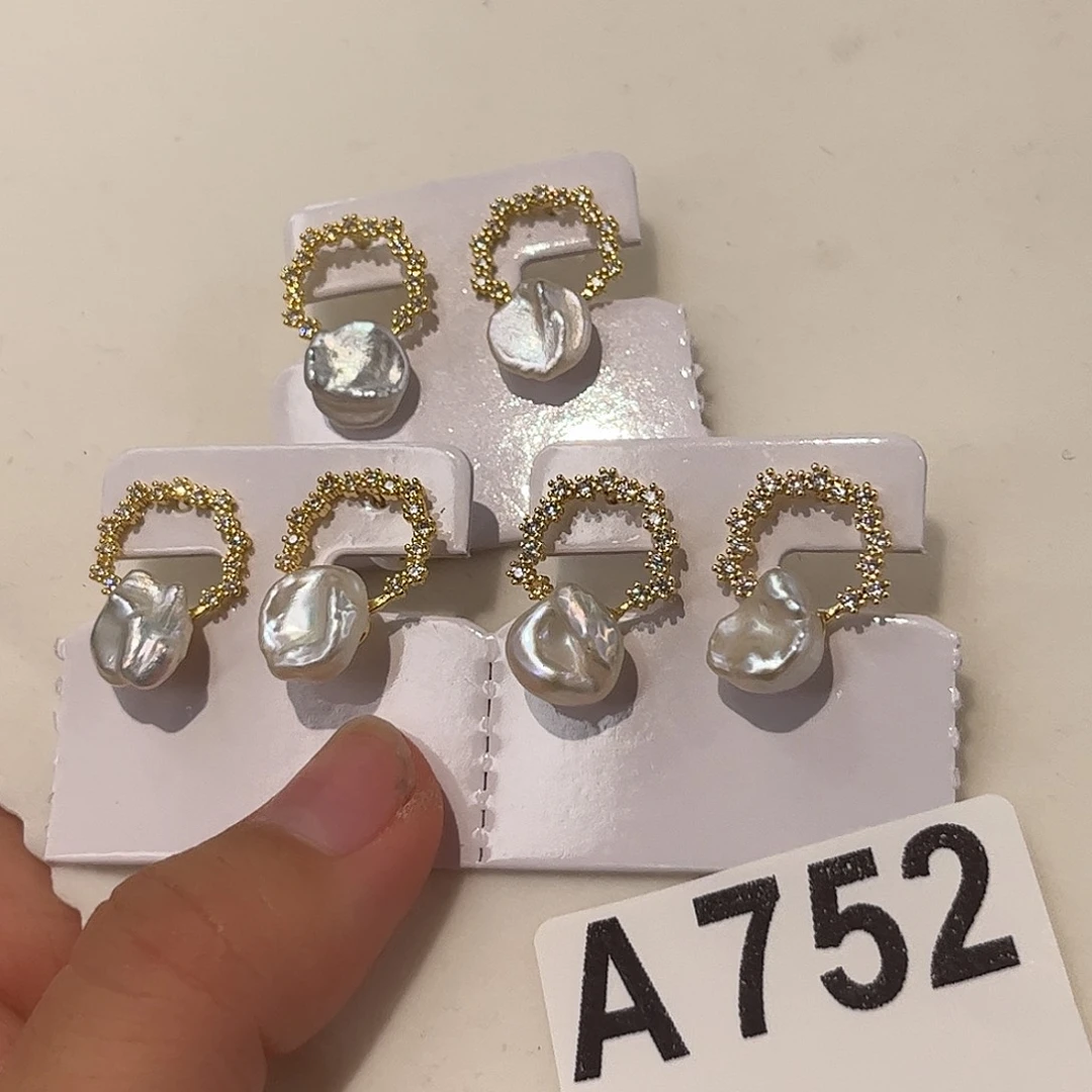 合金耳饰淡水珍珠