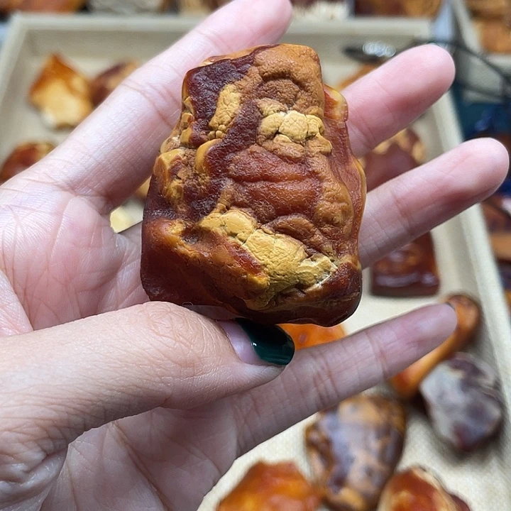 琥珀未镶嵌珠宝奇石