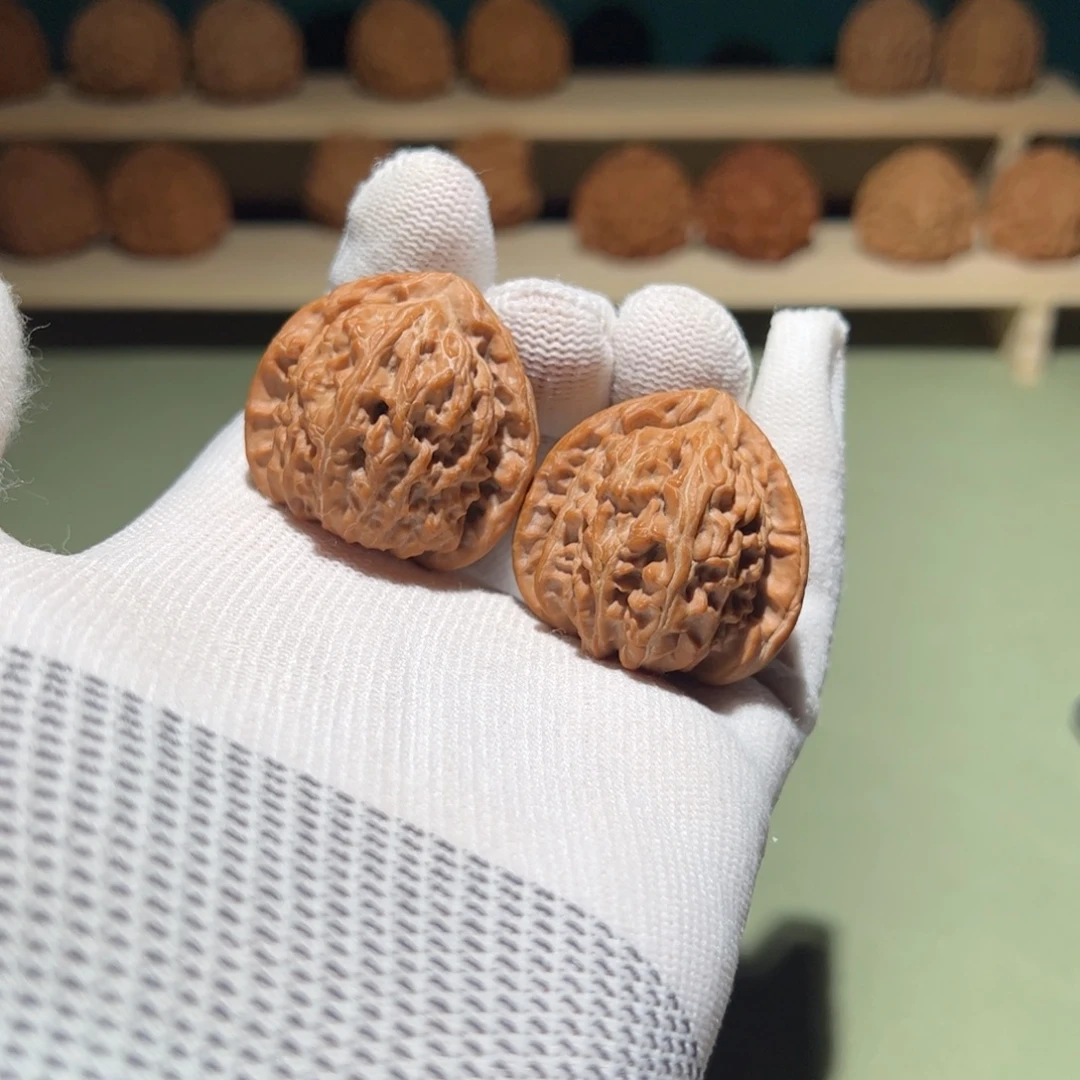 把件文玩核桃36白狮子三角白（愣子有金线）