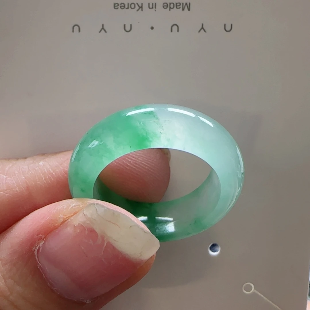 不***记石英质玉（非洲翠）未镶嵌戒圈