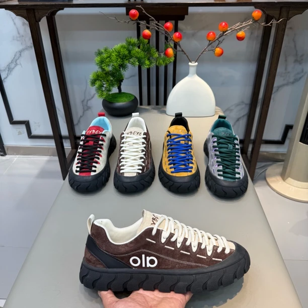 2025秋季新款时尚男鞋舒适百搭反绒皮休闲鞋痞帅潮流男士帅气板鞋