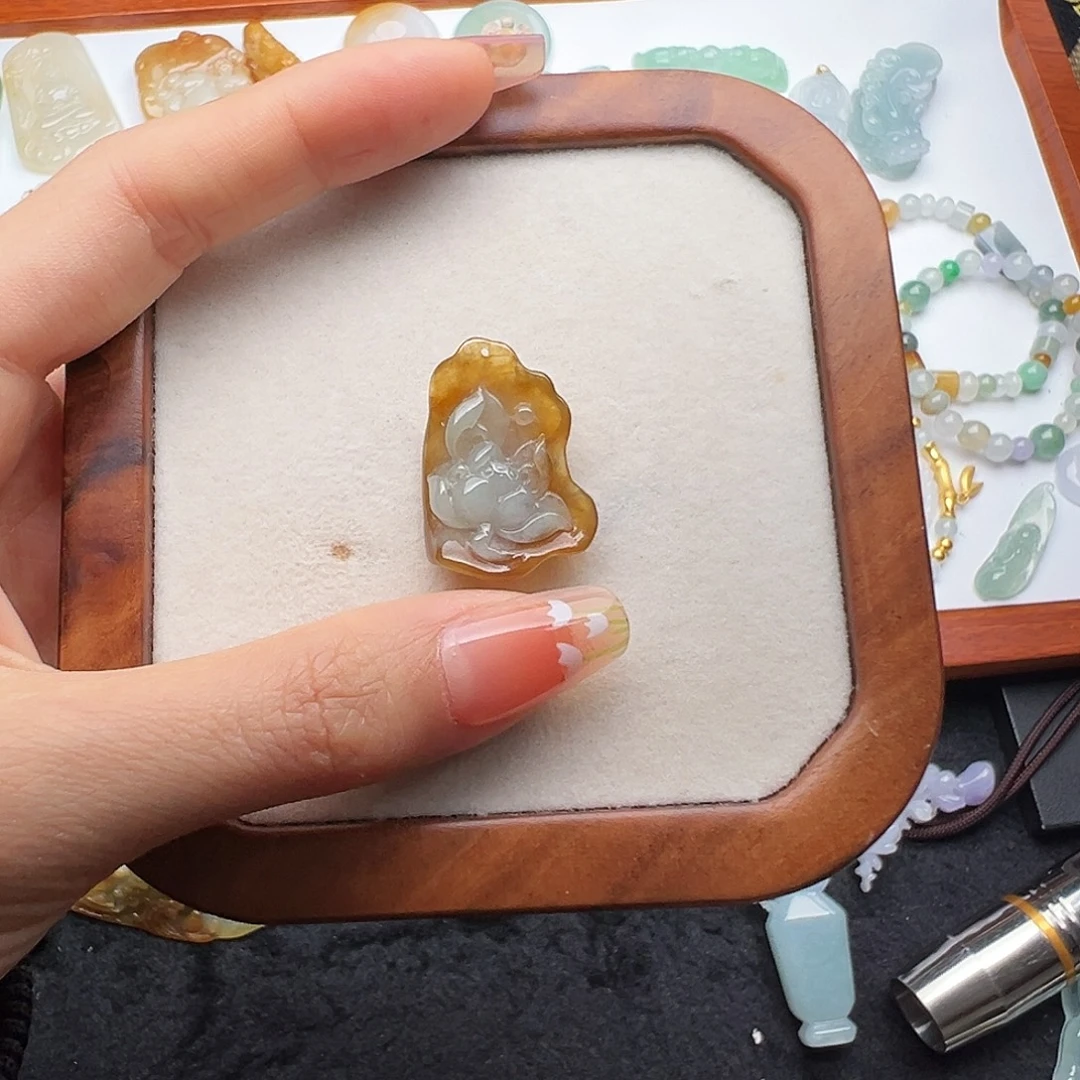 翡翠未镶嵌颈饰翡翠