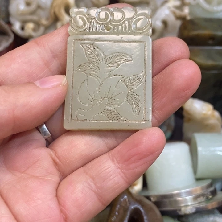 未镶嵌和田玉（糖玉）挂件