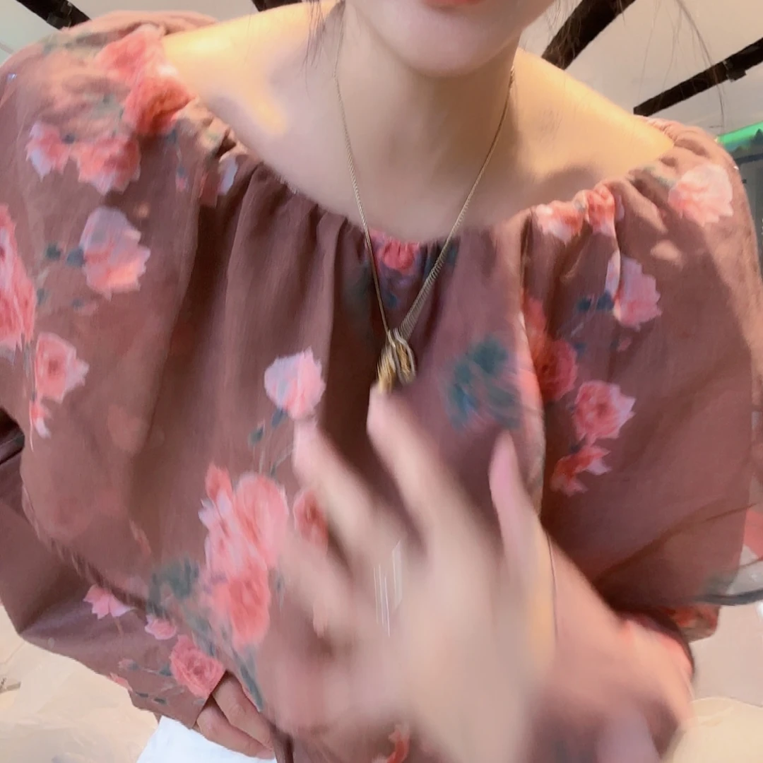 花花上衣5467667775